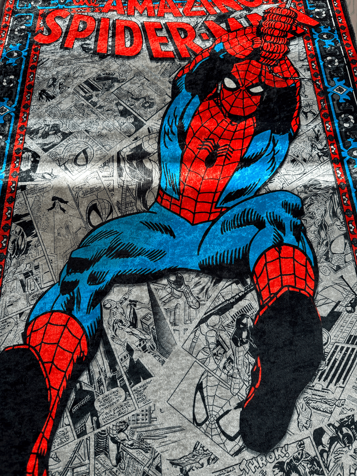 Etnik Spidey Halı